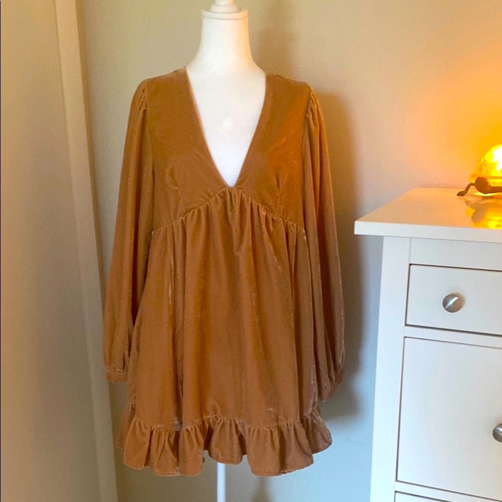 Free people gorgeous Velvet  Carmel colored babydoll mini dress. Worn once.